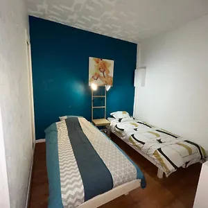  Appartement N•2 Avec Patio En Plein Coeur De La